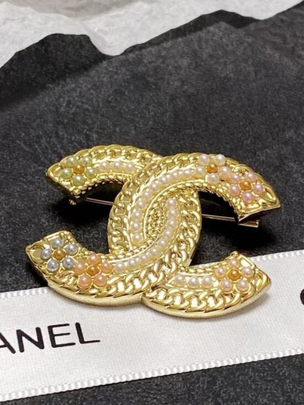 🧩Chanel brooch